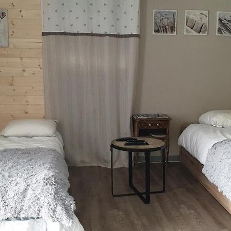 18 Rue Des Teppaz Les Alberges เลอบูร์-เดอัวซ็อง ภายนอก รูปภาพ