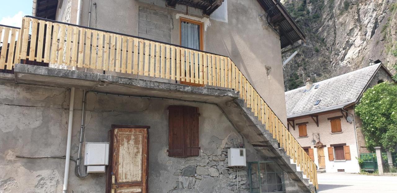 18 Rue Des Teppaz Les Alberges เลอบูร์-เดอัวซ็อง ภายนอก รูปภาพ