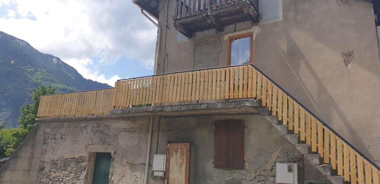 18 Rue Des Teppaz Les Alberges เลอบูร์-เดอัวซ็อง ภายนอก รูปภาพ